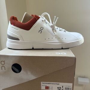 Men’s Roger advantage size 12 in rust/white